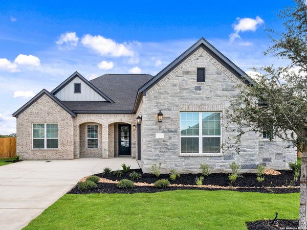 191 AZALEA ALY, Castroville, TX 78009