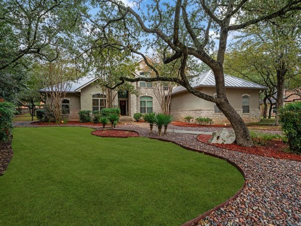 31 Royal Waters Dr, San Antonio, TX 78248
