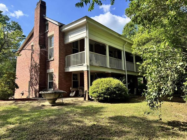 1000 10th N, Columbus, MS 39701