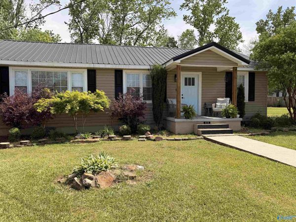 202 Ward Circle, Glencoe, AL 35905