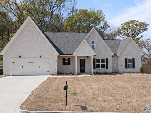 90 Tumbleweed Drive, Guntersville, AL 35976