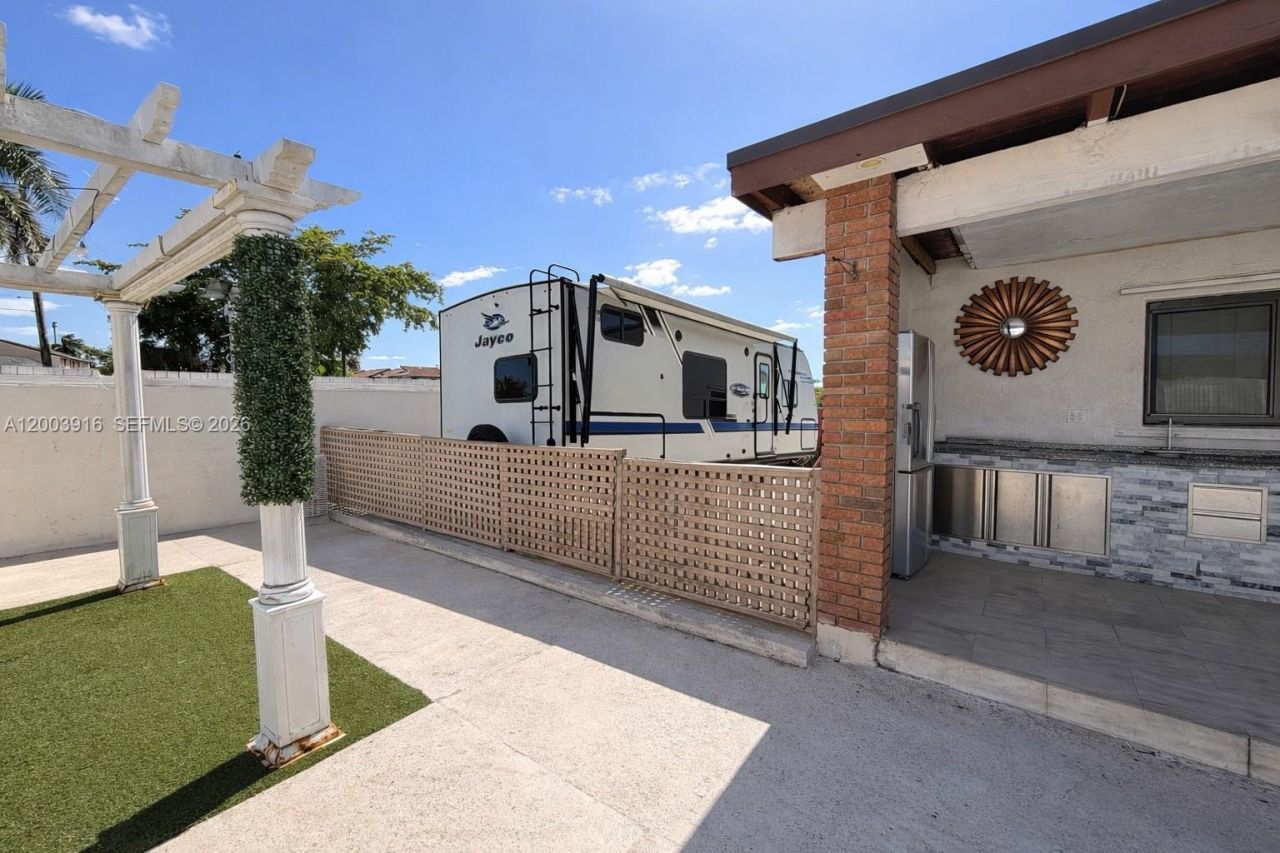 5521 SW 132nd Ave , Miami, FL 33175 Photo