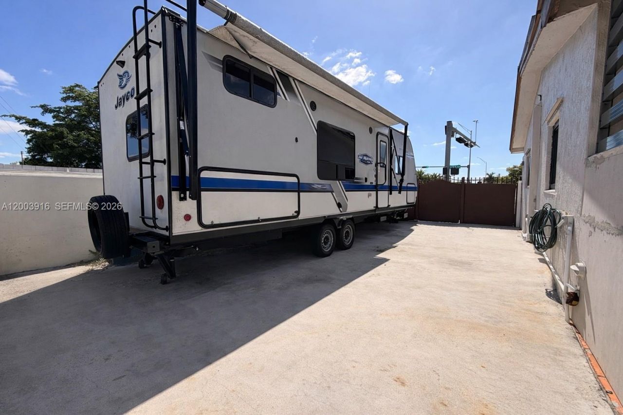 5521 SW 132nd Ave , Miami, FL 33175 Photo