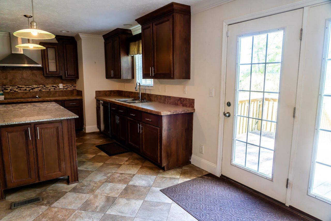 4892 State Road Photo 14