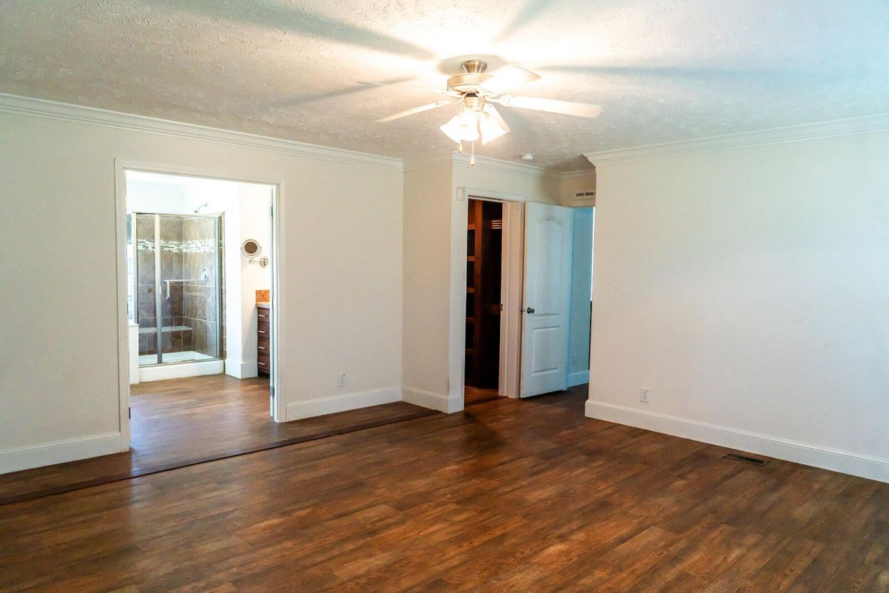 4892 State Road Photo 16