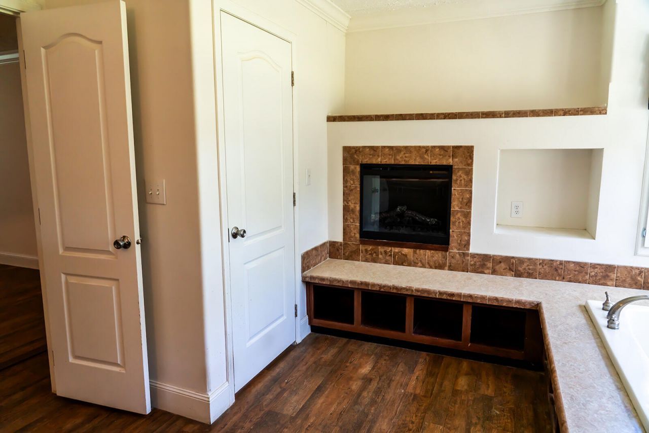 4892 State Road Photo 19