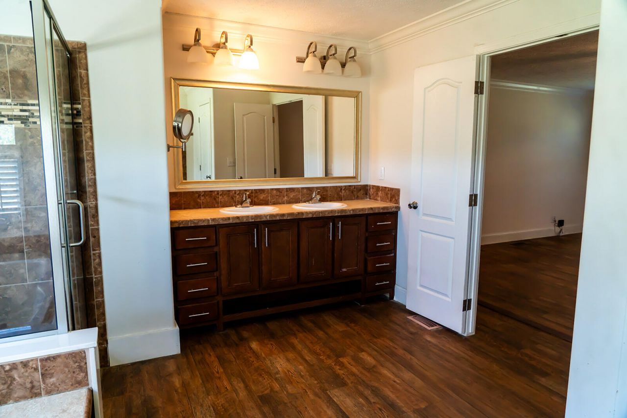 4892 State Road Photo 20