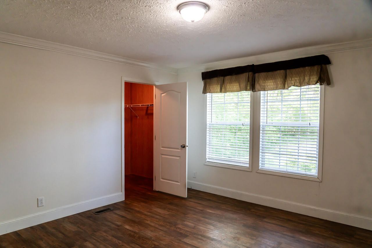 4892 State Road Photo 22