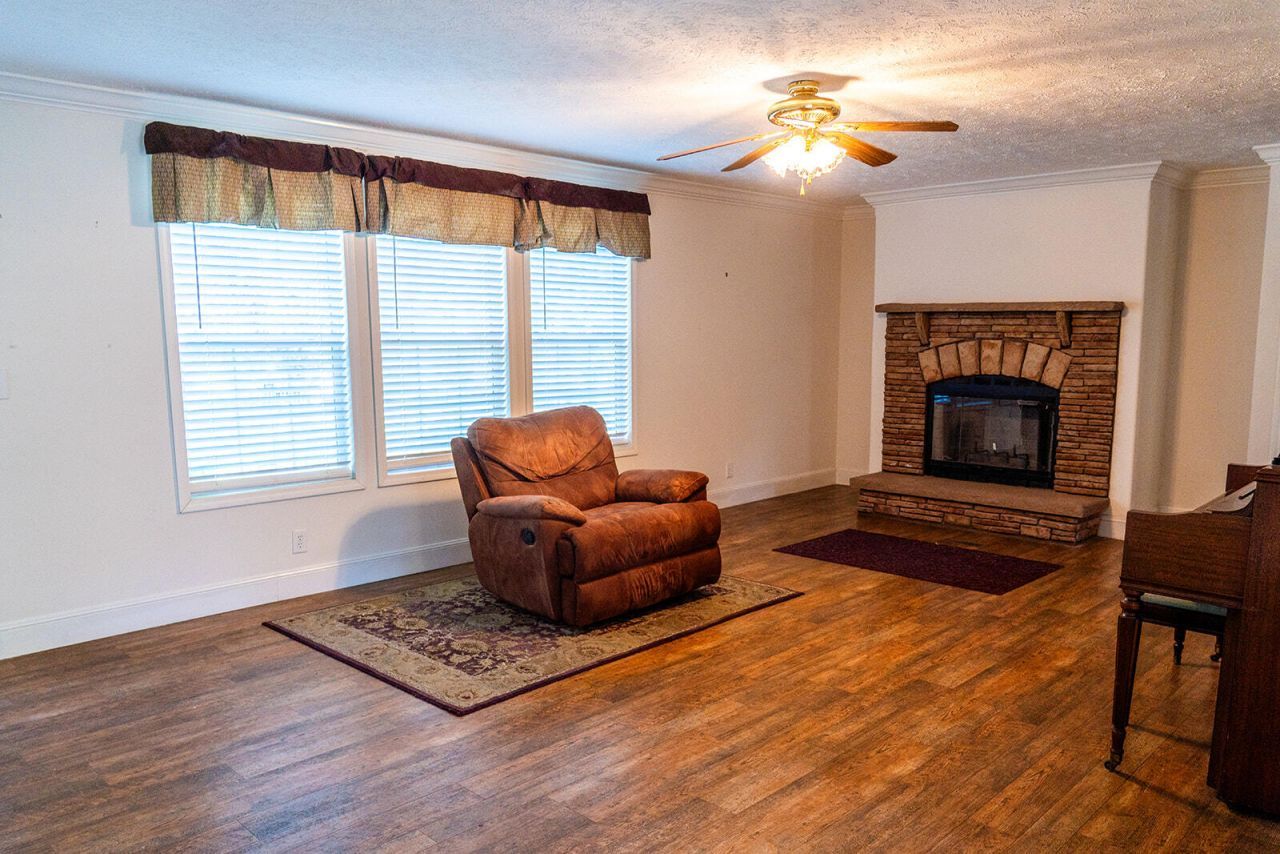 4892 State Road Photo 7