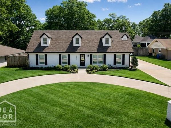 1210 W Country Club, Jonesboro, AR 72401