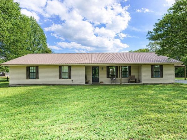 6820 Sunset Road , Pine Bluff, AR 71602