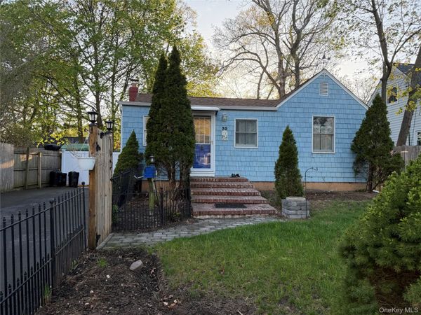 32 Dewey Street , Port Jefferson Station, NY 11776