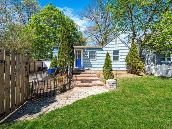 32 Dewey Street , Port Jefferson Station, NY 11776