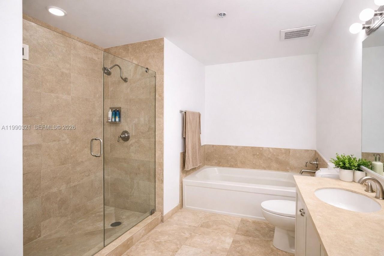 3232 Coral , Unit 605, Miami, FL 33145 Photo