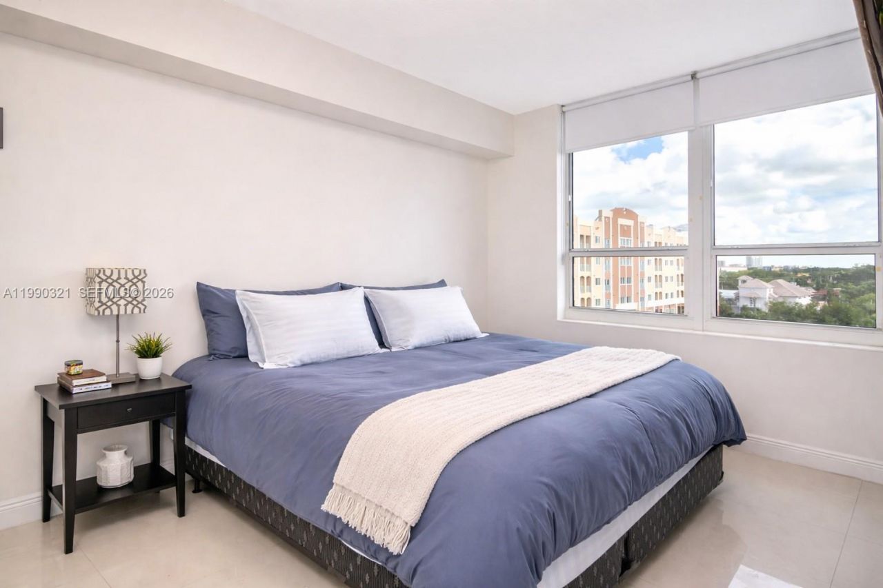 3232 Coral , Unit 605, Miami, FL 33145 Photo