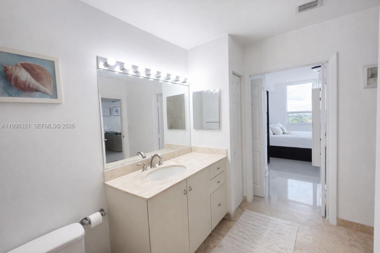 3232 Coral , Unit 605, Miami, FL 33145 Photo
