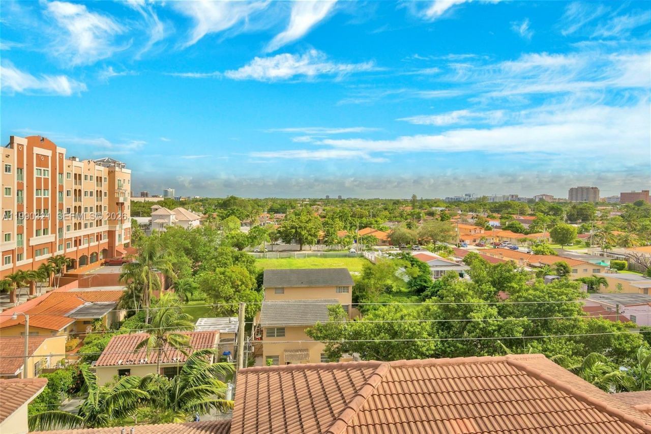 3232 Coral , Unit 605, Miami, FL 33145 Photo