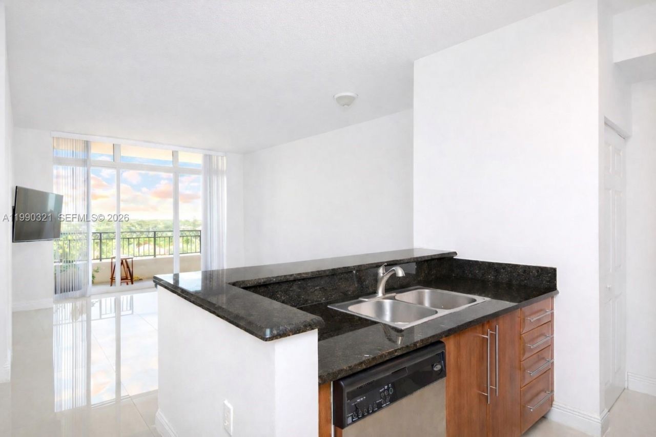 3232 Coral , Unit 605, Miami, FL 33145 Photo