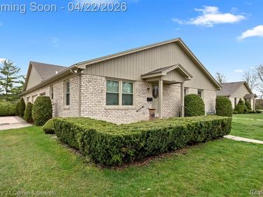 41812 King Edward Court, Clinton Twp, MI 48038