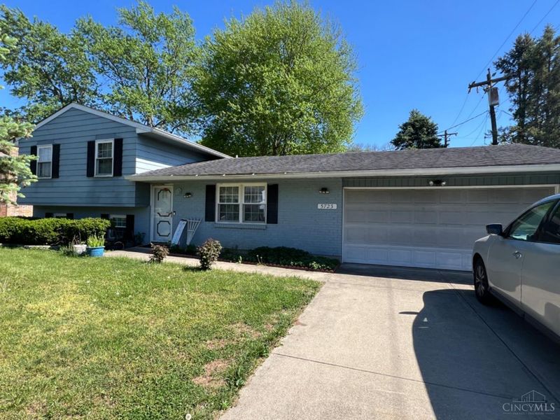 5723 Lake Manor Drive, Fairfield, OH 45014 Photo 1