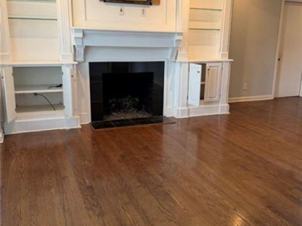 5200 W 72ND Street, Prairie Village, KS 66208