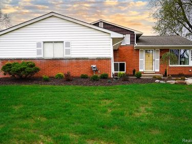 12253 Wheaton Drive , Sterling Heights, MI 48313