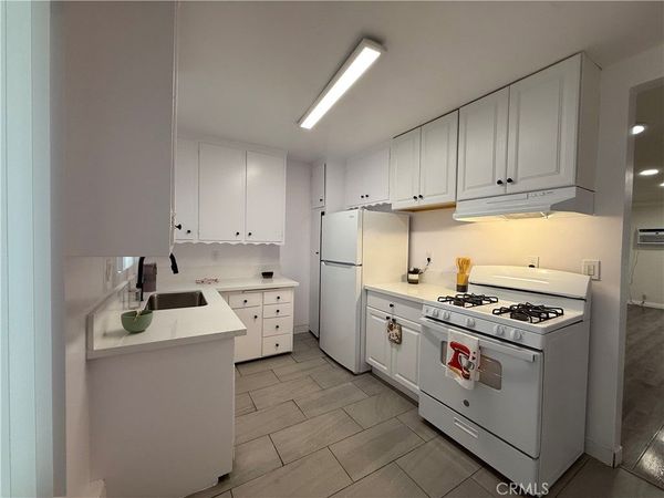 5917 Laurel Canyon Boulevard , Unit 7, Valley Village, CA 91607