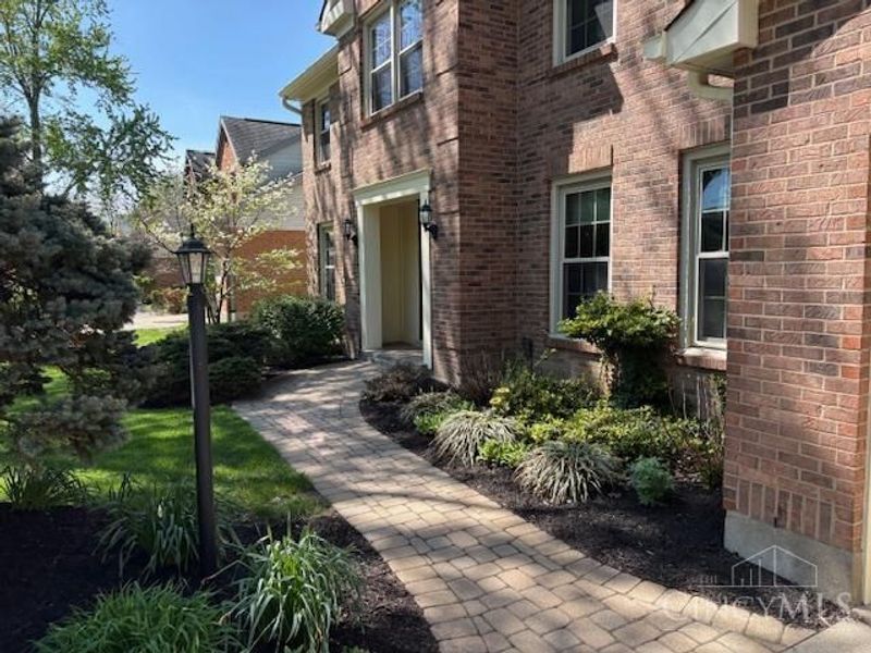 1001 Duxbury, Anderson Twp, OH 45255 Photo 2