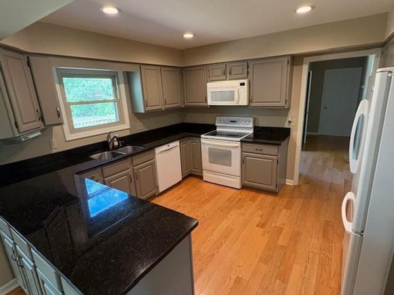 1001 Duxbury, Anderson Twp, OH 45255 Photo 4