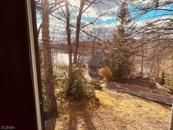 69 Lindys Dr, West Milford, NJ 07480