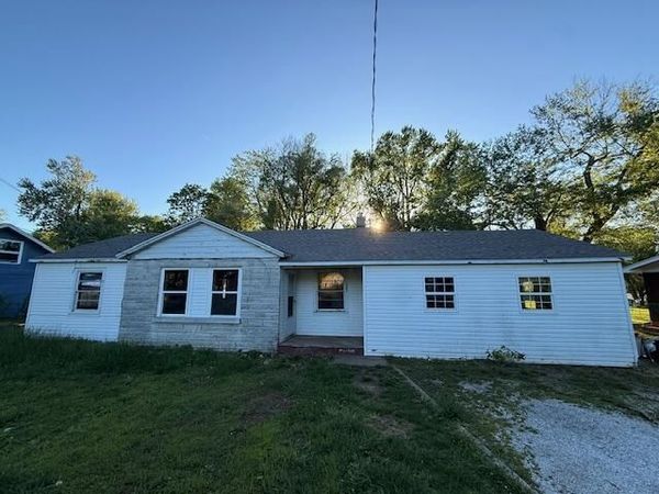 639 S Old Orchard Avenue , Springfield, MO 65802
