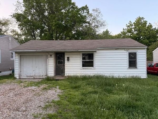 1521 E Livingston Street , Springfield, MO 65803