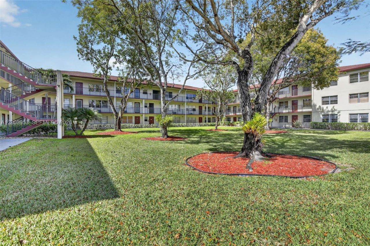 13455 SW 3rd St , Unit 203S, Pembroke Pines, FL 33027 Photo