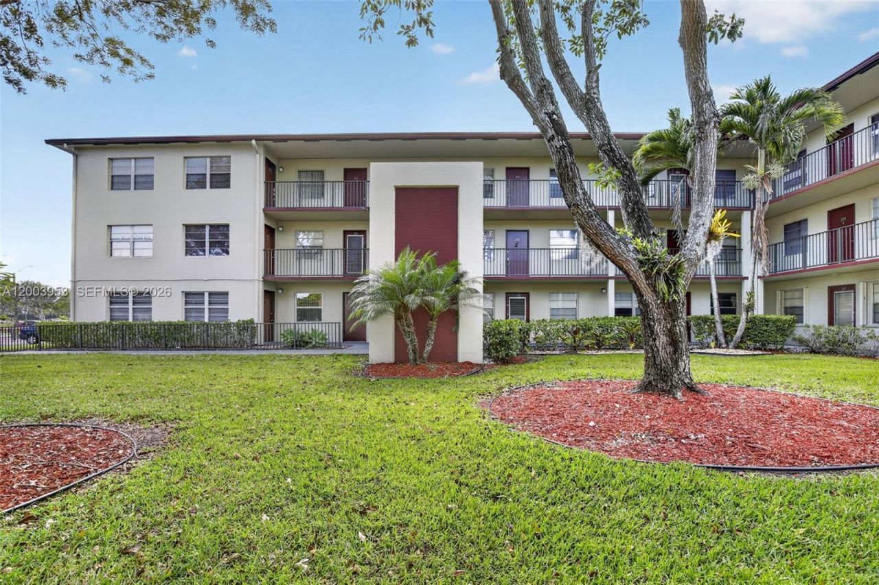 13455 SW 3rd St , Unit 203S, Pembroke Pines, FL 33027 Photo