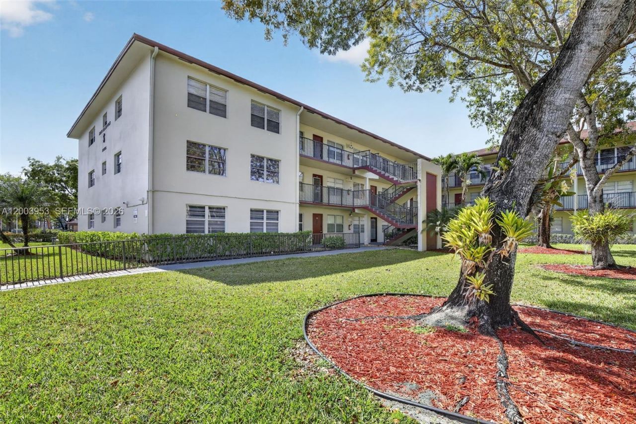 13455 SW 3rd St , Unit 203S, Pembroke Pines, FL 33027 Photo