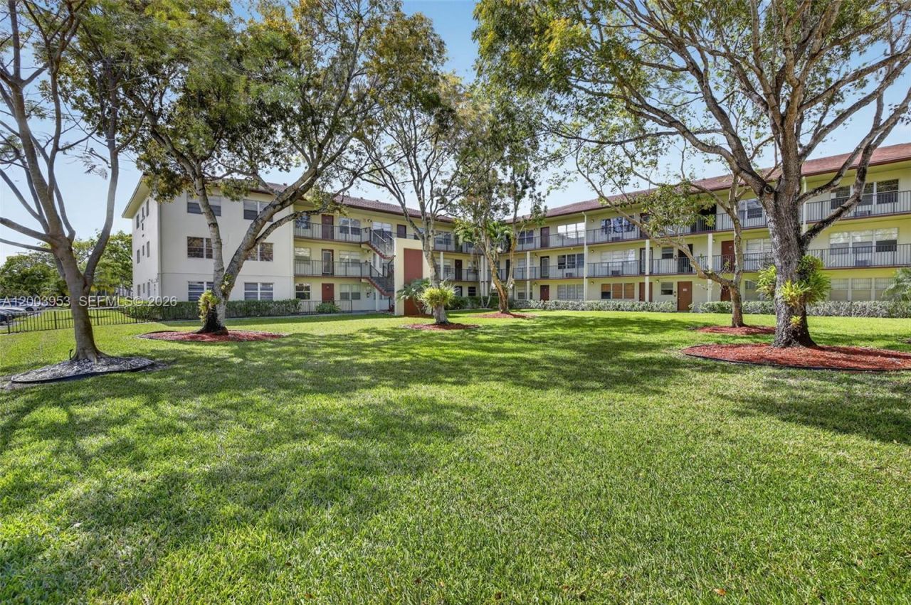 13455 SW 3rd St , Unit 203S, Pembroke Pines, FL 33027 Photo