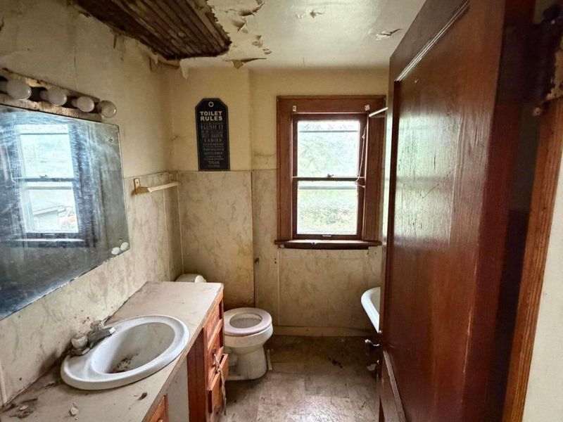 1604 Manchester Avenue , Columbus, OH 43211 Photo 10