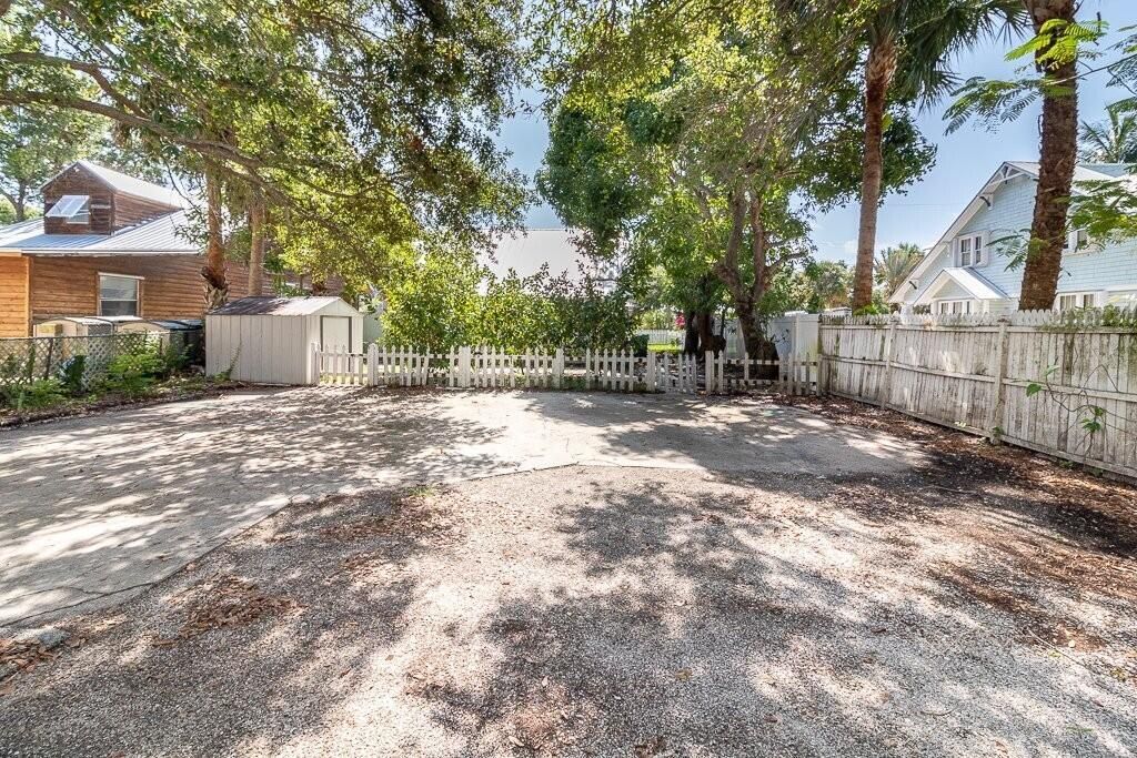 420 SW California Avenue, Stuart, FL 34994 Photo