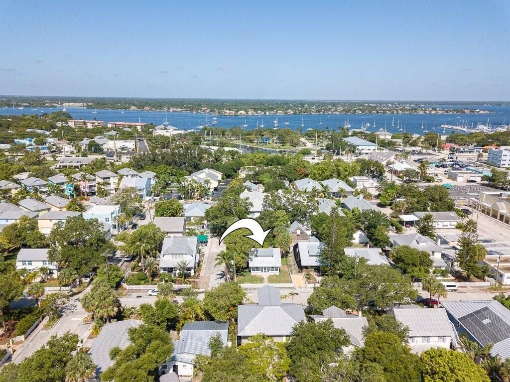 420 SW California Avenue, Stuart, FL 34994 Photo