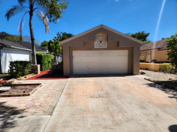3760 NW 19th Street, Coconut Creek, FL 33066