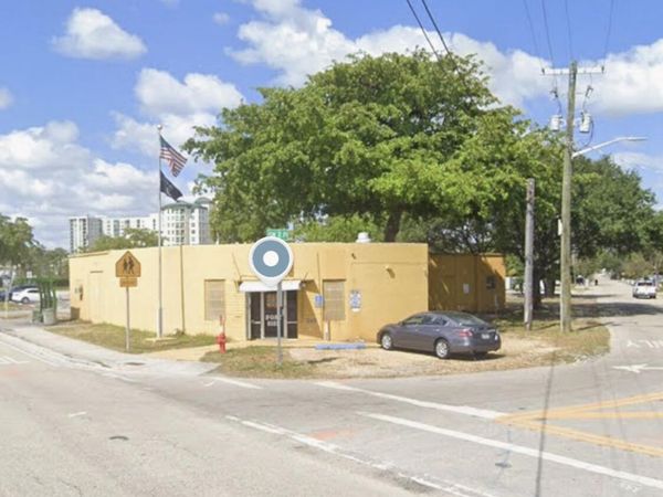 243 S Dixie Hwy Highway W, Pompano Beach, FL 33097