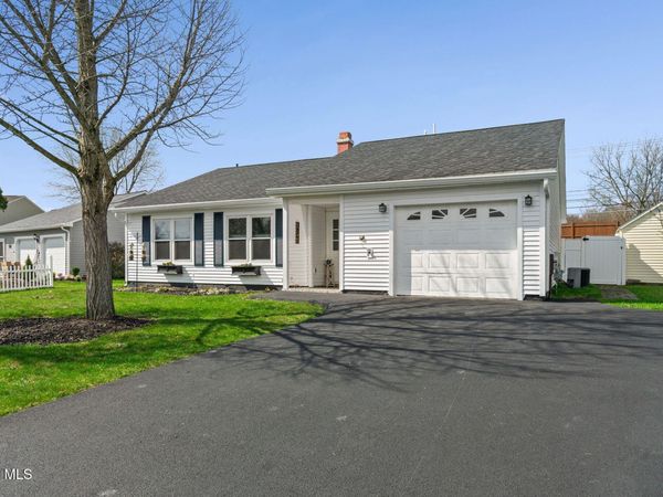 3 Willowbrook Lane, Cohoes, NY 12047