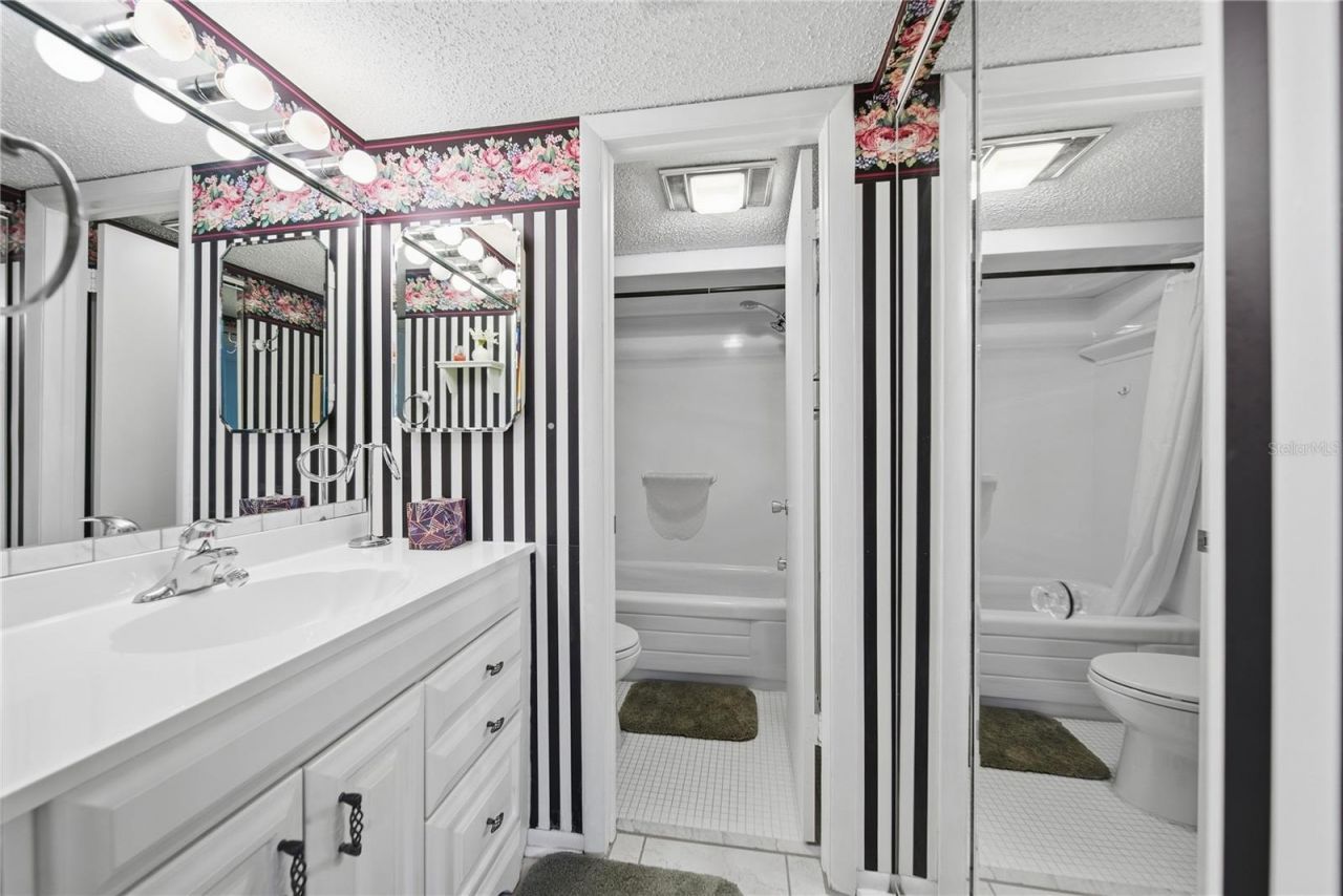 6114 43rd Street W, Unit 104E, Bradenton, FL 34210 Photo