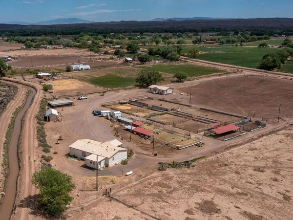 28 Community Road, Polvadera, NM 87828