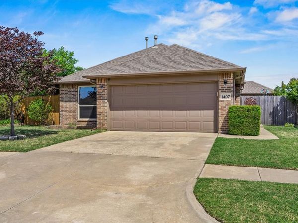 1407 SW 25th Street, Moore, OK 73170