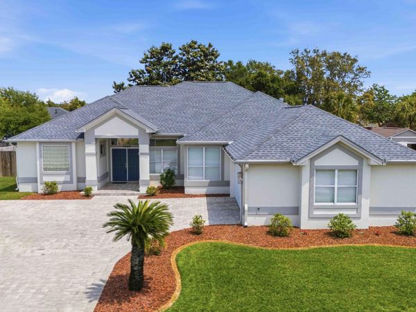 1956 Rue La Fontaine, Navarre, FL 32566