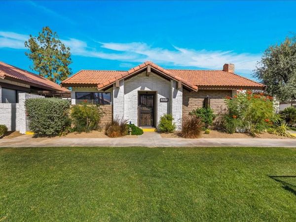 2389 E Miramonte Circle, Unit B, Palm Springs, CA 92264