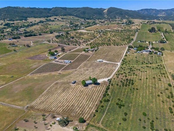 5720 Vista Serrano Way, Paso Robles, CA 93446