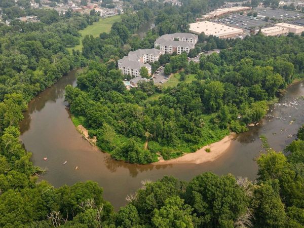 300 RIVERBEND DR, Unit 1F, Charlottesville, VA 22911
