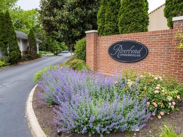 280 RIVERBEND DR, Unit 2B, Charlottesville, VA 22911